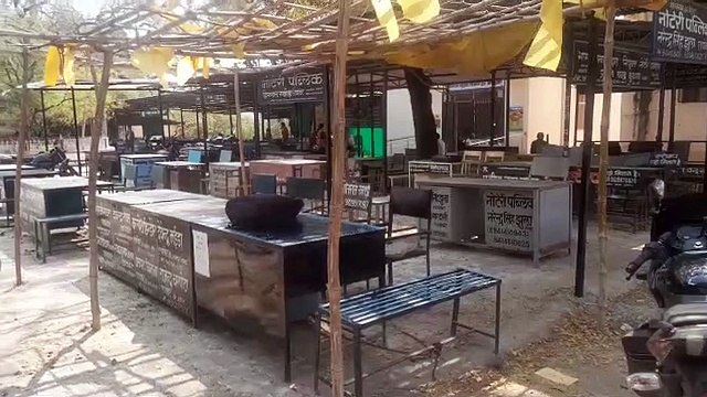 अधिवक्ताओं का धरना प्रदर्शन जारी, पेन डाउन हड़ताल की
