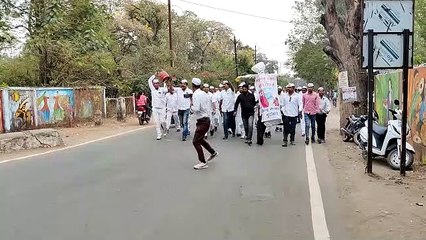 रसोई गैस सिलेंडरों के दामों में इजाफे का विरोध