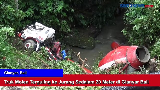 Truk Molen Terguling ke Jurang Sedalam 20 Meter di Gianyar Bali