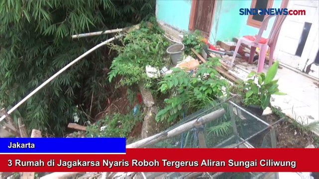 3 Rumah di Jagakarsa Jaksel Nyaris Roboh Tergerus Aliran Sungai Ciliwung
