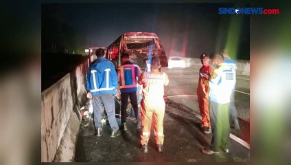 Diduga Korsleting Listrik, Mobil Terbakar di Tol Semarang