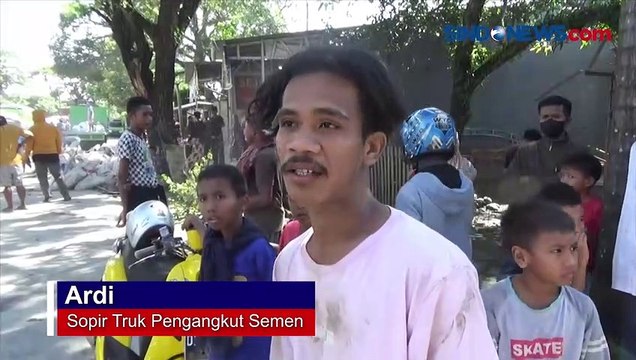 Truk Semen di Maros Sulawesi Selatan Terbalik, Dampaknya Macet Belasan Kilometer