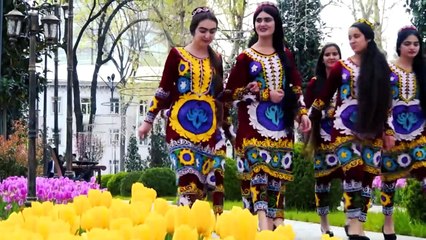 15 Strangest Beauty Standards In The World