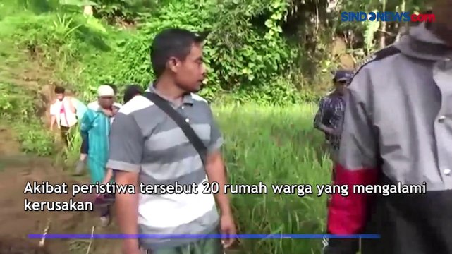 Hujan Deras, Tebing Longsor Rusak Rumah Warga di Gununghalu