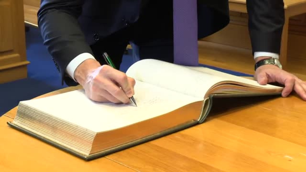 Sánchez se reúne en Dublín con el primer ministro irlándes Leo Varadkar