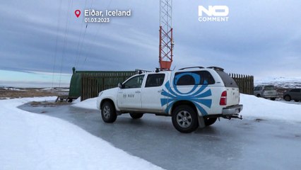 [No Comment] Impressionnante démolition d'une antenne radio en Islande