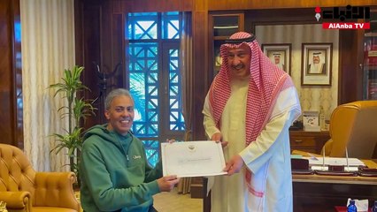 الشيخ فيصل الحمود يكرم طارق القلاف