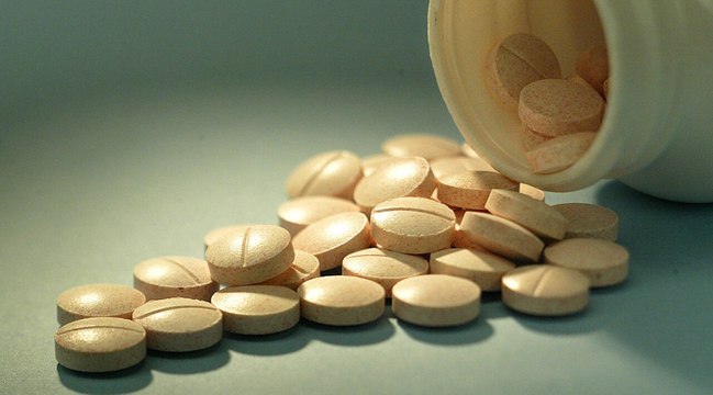 5 Supplements You Shouldn't Be Taking If You Have Diabetes, According to a Dietitian