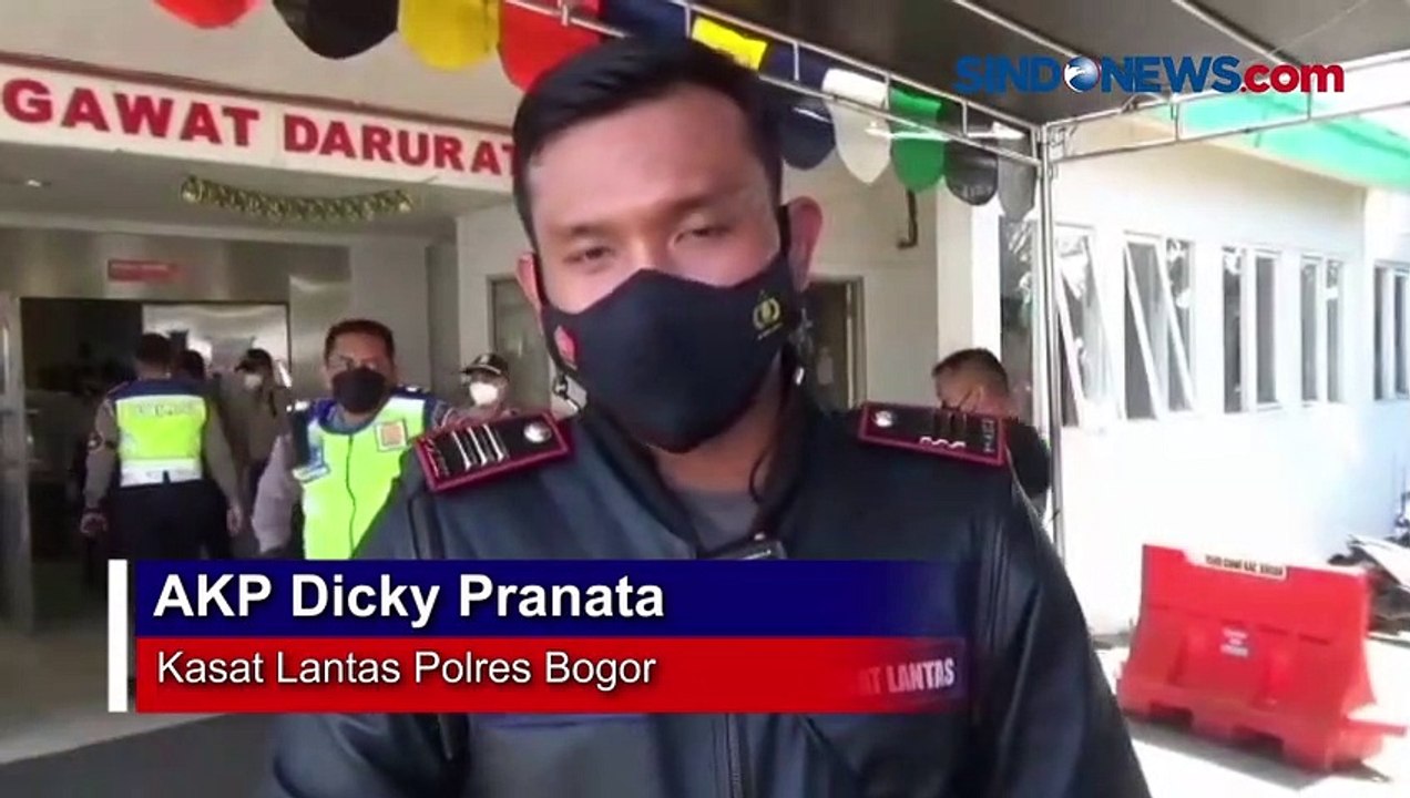 Diduga Kelelahan, Seorang Wisatawan Pingsan Terjebak Kemacetan di Arah Puncak