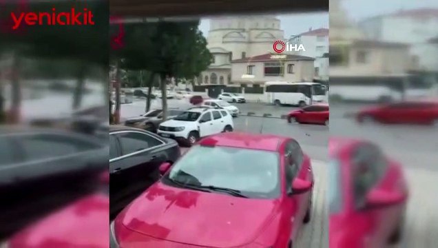 İstanbul'da rögar kapağı bomba gibi patladı! Korku dolu anlar kamerada