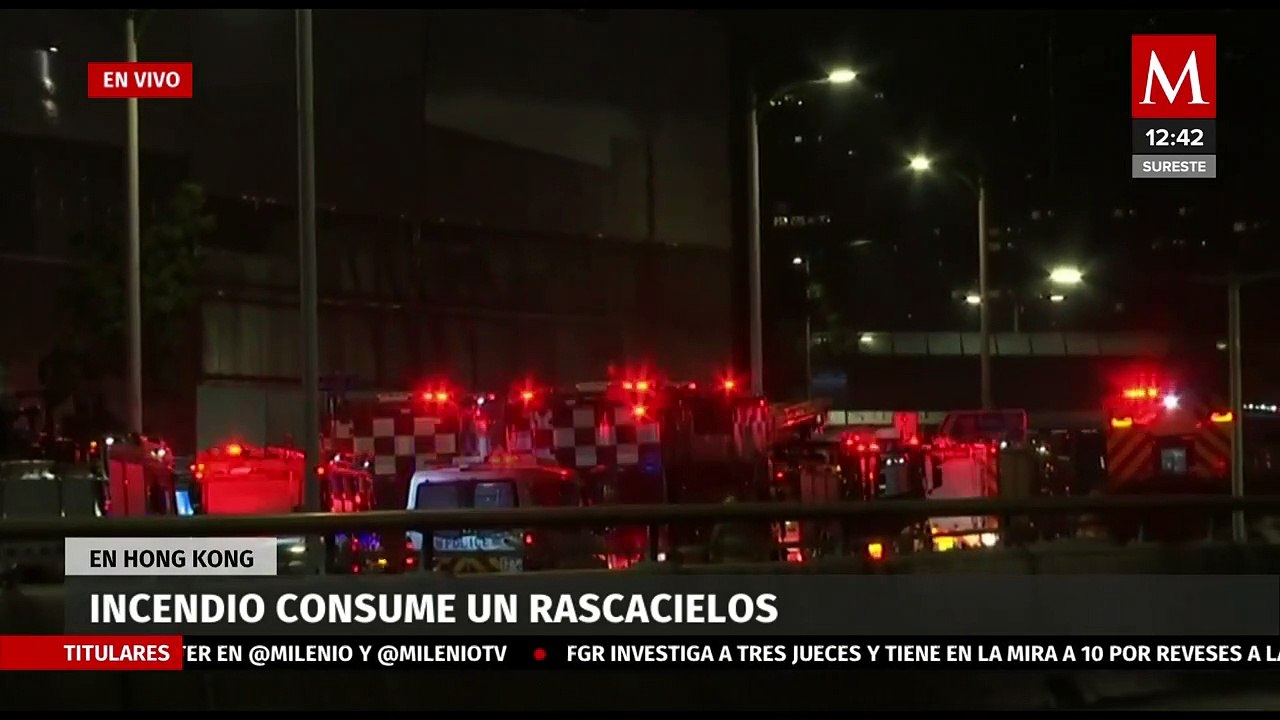 Rascacielos en construcción se incendia en Hong Kong, reportan dos heridos