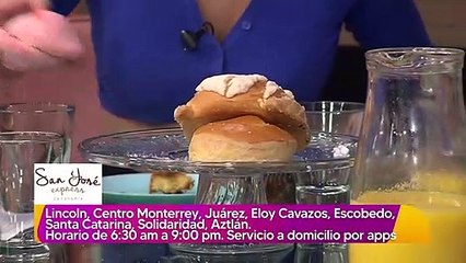 Rinoceronte ataca a un grupo de turistas