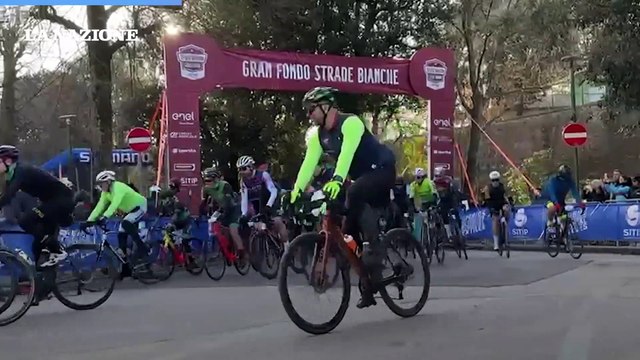 Strade Bianche, la carica dei 6.500 ciclisti amatoriali