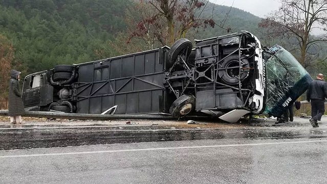 Isparta Antalya kara yolunda otobüs kazası