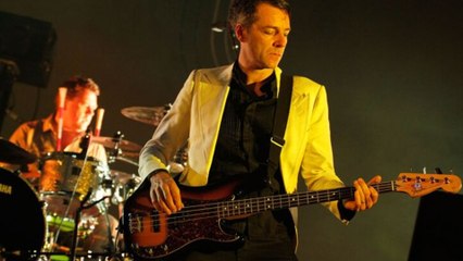GALA VIDÉO - Steve Mackey est mort : le bassiste du groupe Pulp avait 56 ans