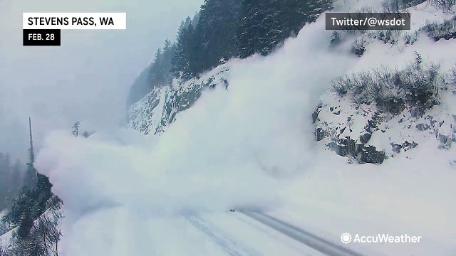 Controlled avalanche plummets onto Washington highway