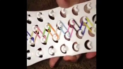 Rubber Band Bracelet Tutorial- Single Chain (For Beginners)