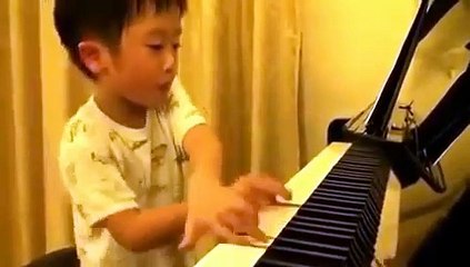 ---4 Year Old Boy Plays Piano Better Than Any Master