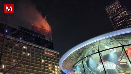 Se incendia rascacielos en Hong Kong; captan momento en video