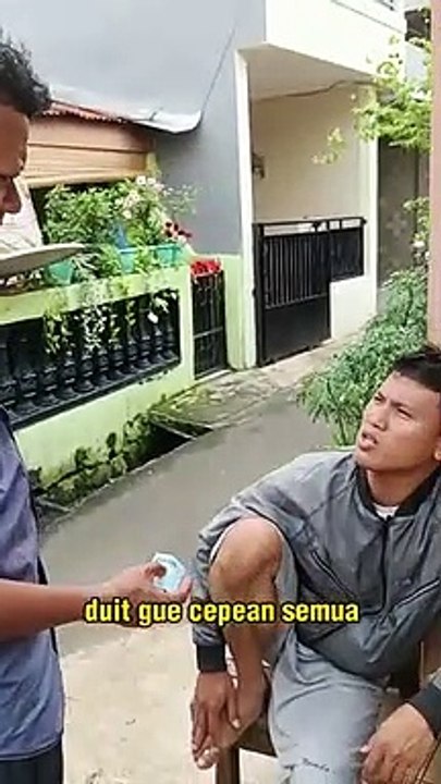Sombong amattttt