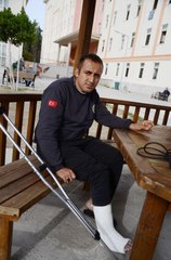 2 YIL ÖNCE YANGINLA MÜCADELEYE KATILDIĞI ANTALYA'YA, BU KEZ DEPREMZEDE OLARAK GELDİ