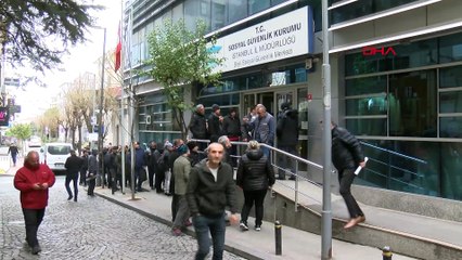 Resmi Gazete'de yayınlandı, EYT'liler SGK'ya koştu... Kuyruğun ucu bucağı yok