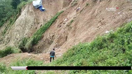 Cegah Longsor, Warga Punsae Ungaran Bangun Talud dari Ban Bekas