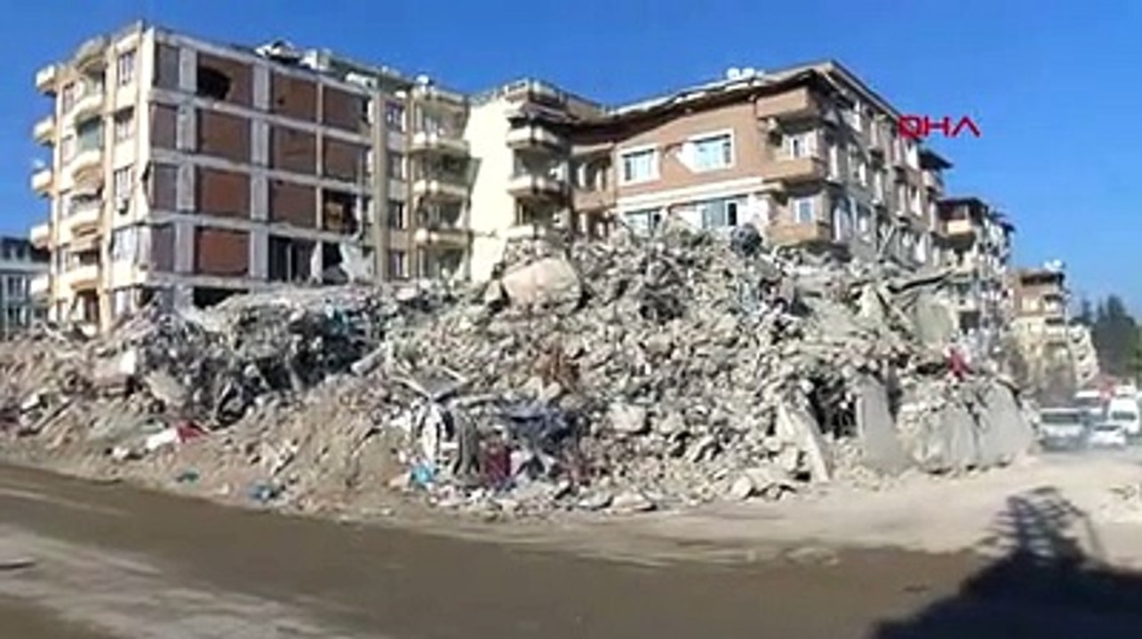 Hatay, enkaz tozu altında