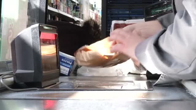 La inflación remite ligeramente en los 20 países de la zona euro aunque sigue en niveles muy altos