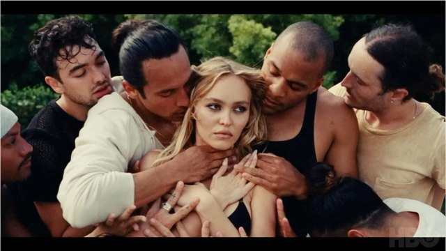 GALA VIDEO - Lily Rose-Depp : la fille de Vanessa Paradis (encore) au coeur d’une polémique !