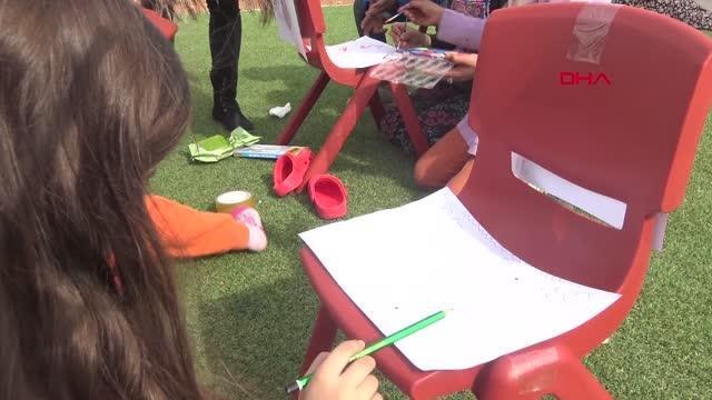 NURDAĞI'NDA ÖĞRENCİLER, GÖNÜLLÜ ÖĞRETMENLER EŞLİĞİNDE EĞİTİM GÖRÜYOR