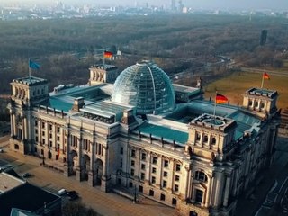 Phantom-Abgeordneter im Bundestag feiert 90. Geburtstag