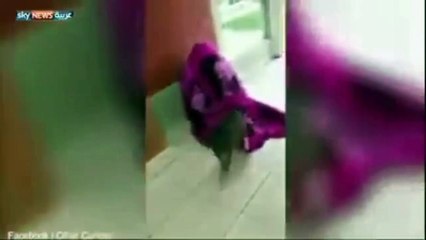 بعد غيابه عن كلبه لمدة 20 يوم - شاب يصور ردة فعل الكلب بعد أن حاول التخفي عنه