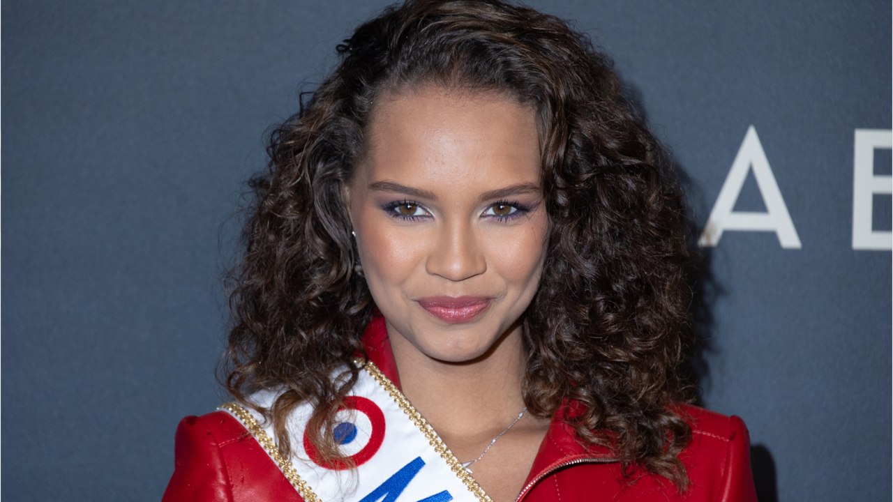 Voici - Indira Ampiot “confuse et choquée” : Miss France 2023 a-t-elle commis une “faute grave” face à Cindy Fabre ?