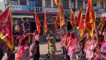 मेहंदीपुर बालाजी में महाआरती के साथ शुरू हुआ होली महोत्सव, नाचते गाते पहुंच रहे हजारों भक्त