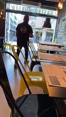 Unos ladrones destrozan un negocio en L'Hospitalet después de que el dueño los pillara