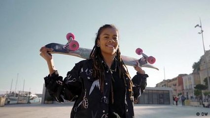 Sobre el longboard hacia una nueva vida: Marina Correia