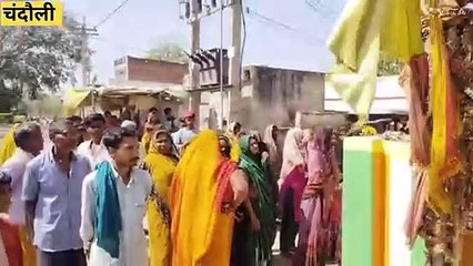 दुष्कर्म के आरोप में फरार बाबा के घर पुलिस ने बजवाया ढोल, चिपकाया कोर्ट का नोटिस