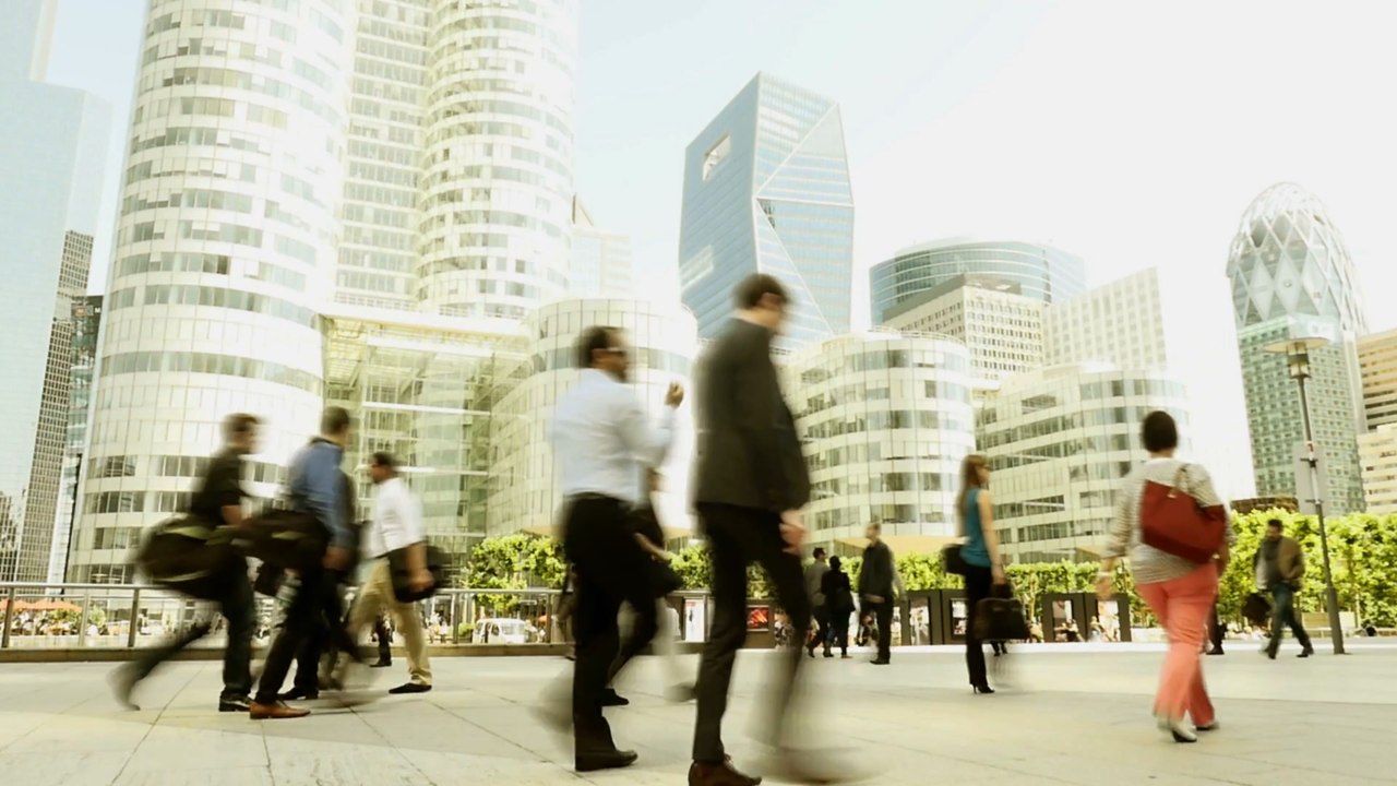 More women than men earn less than the real living wage