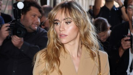 VOICI - Daisy Jones & the Six (PrimeVideo) : qui est Suki Waterhouse, l'interprète de Karen ?