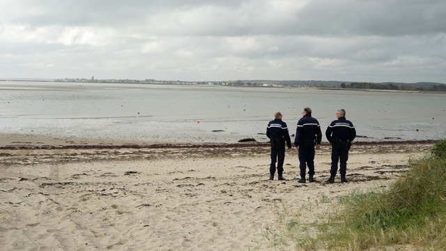 « La mer peut apporter le meilleur et le pire » : la cocaïne échouée sur les plages normandes inquiète