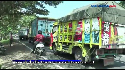 Truk Seruduk Truk di Grobogan, Penumpang Tergencet dan Tangan Putus