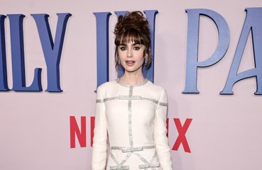 Lily Collins toma nuevos riesgos en la moda gracias a 'Emily en París'