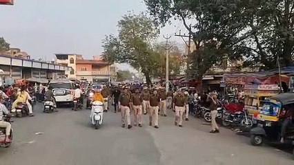 शाहरुख खान मुम्बई से गिरफ्तार, सलमान की तलाश जारी, देखें वीडियो