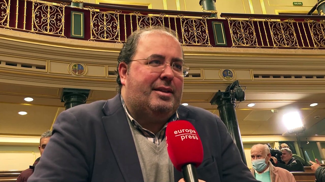 Casero comunica al PP que renuncia a su escaño en el Congreso