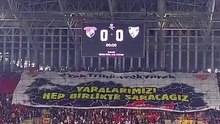 Tribünlerden bir kez daha hükümet istifa sloganları atıldı