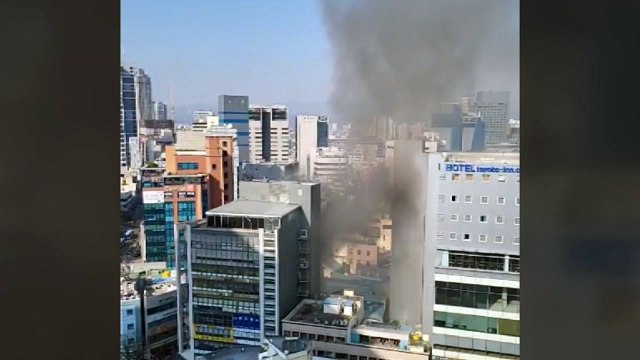 대구 동성로 상가건물에서 불...다친 사람 없어 / YTN