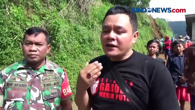 Hujan Deras, Tebing Setinggi 15 Meter Longsor Tutup Jalan 2 Desa di Semarang