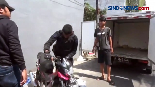 Polisi Gerebek Kontrakan yang Diduga Tempat Peredaran Narkoba di Cengkareng