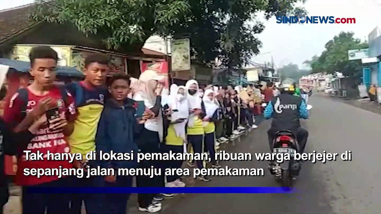 Warga Antusias Saksikan Pemakaman Eril, Arus Lalu Lintas Tersendat